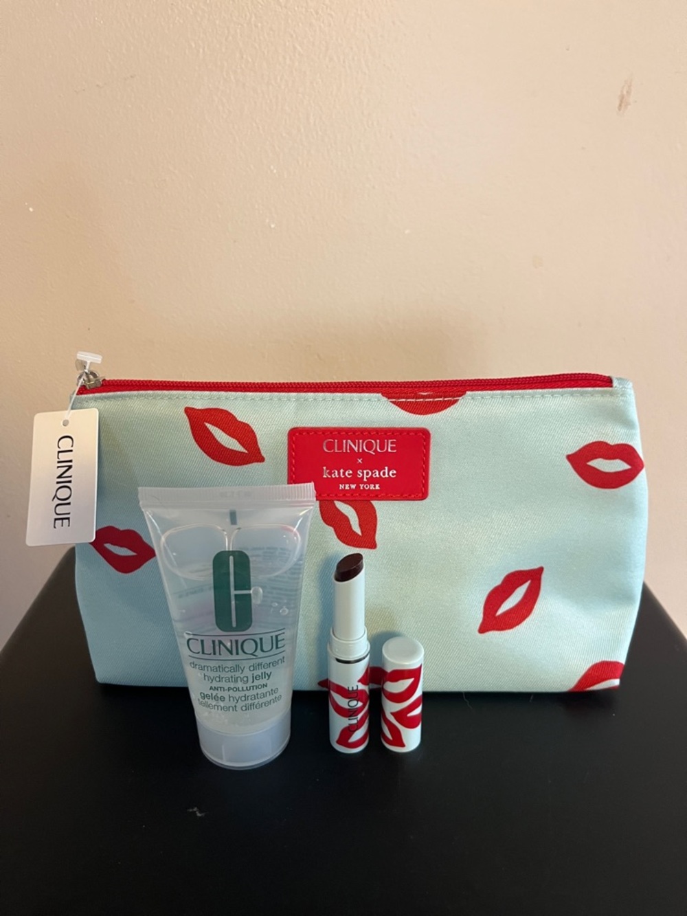 Clinique Almost Lipstick & Hydrating Jelly Set — Mint Pouch with Red Lip Accents
